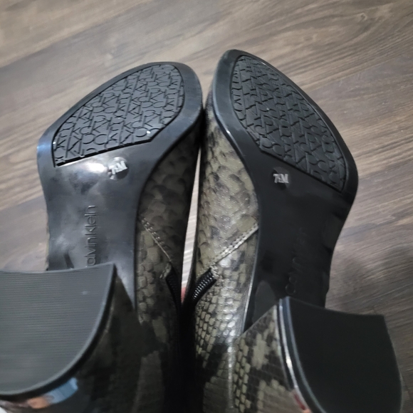 Calvin Klein Women's Fioranna Ankle Boots Size 7.5 Gray Black Booties Round Toe - Picture 6 of 9